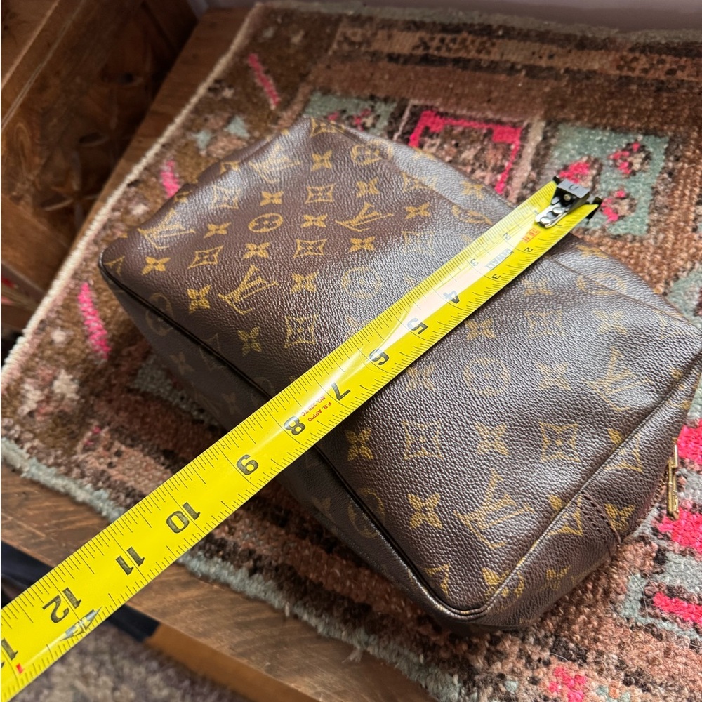 Louis Vuitton Monogram Toilette 28 cosmetic case - Picture 9 of 12